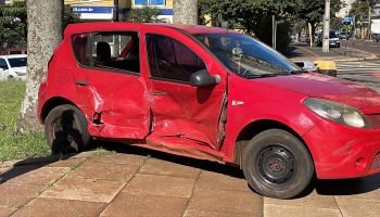 Um acidente grave ocorreu em Cascavel, envolvendo um Renault Sandero e um Chevro
