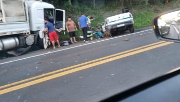 Momentos após o gravíssimo acidente (Fotos: Léo Minski)