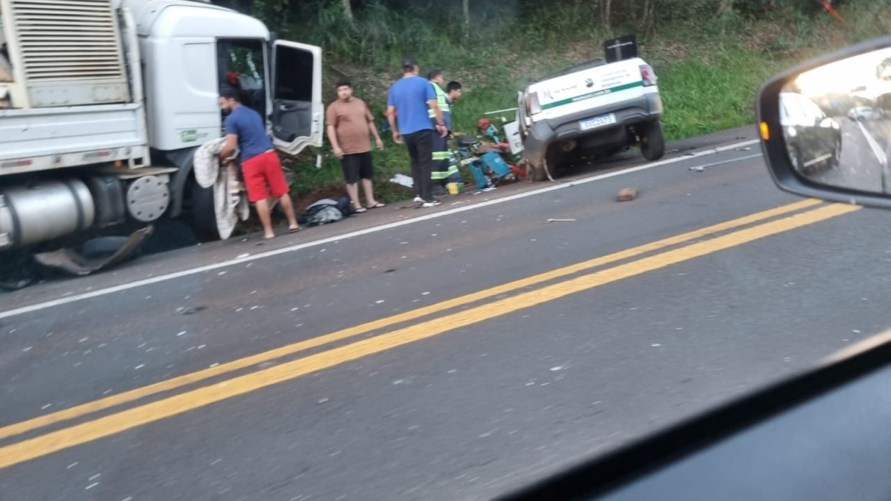 Momentos após o gravíssimo acidente (Fotos: Léo Minski)