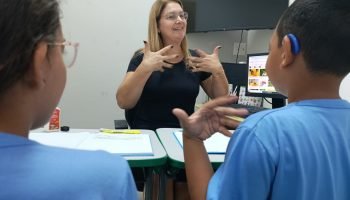 Curso gratuito de Libras em Cascavel — Foto: O Paraná – Jornal de Fato