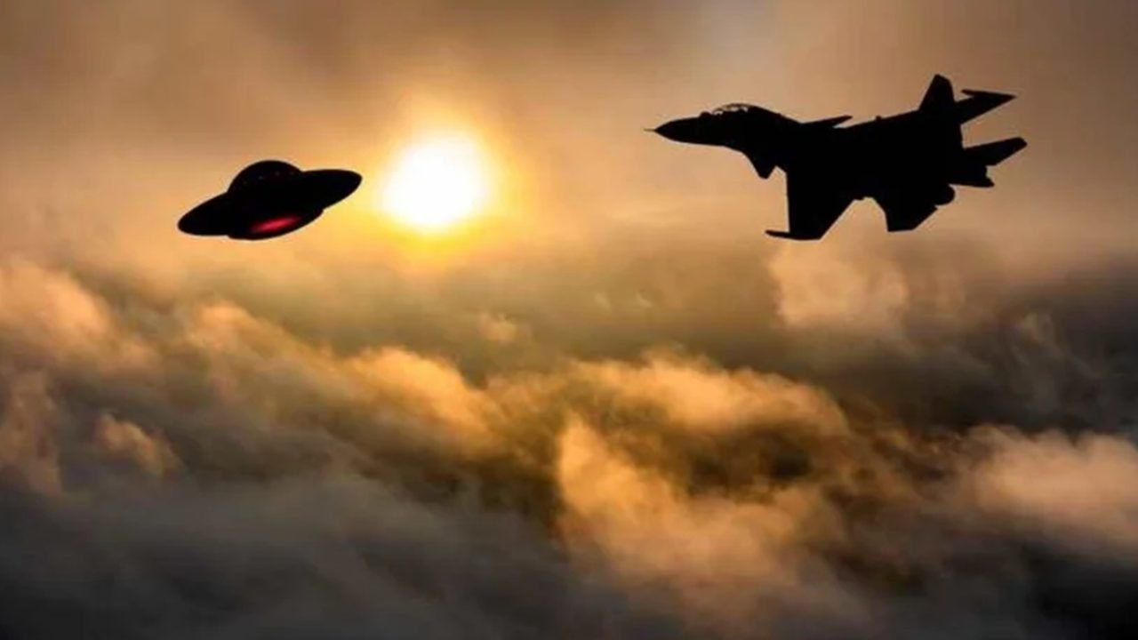 Foto de óvni sendo perseguido por aeronave — Foto: 1 de 1 Foto de óvni sendo per