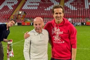 Time do ator de Deadpool surpreende e elimina Nottingham Forest — Foto: Reproduç