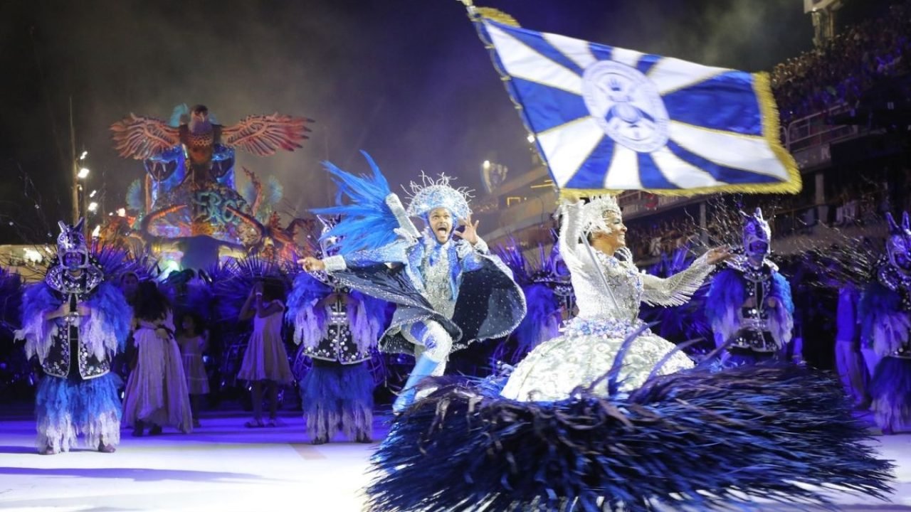 Foto: 1 de 1 Acadêmicos de Niterói desfila na Sapucaí - Foto: Alexandre Macieira