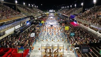 Acadêmicos de Niterói em ensaio técnico na Sapucaí — Foto: 1 de 1 Acadêmicos de
