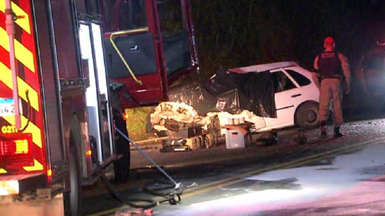 Acidente em Almirante Tamandaré — Foto: Foto: Reprodução/Rede Massa