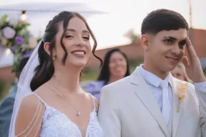 A morte de um jovem casal em um acidente de trânsito causou grande comoção em It