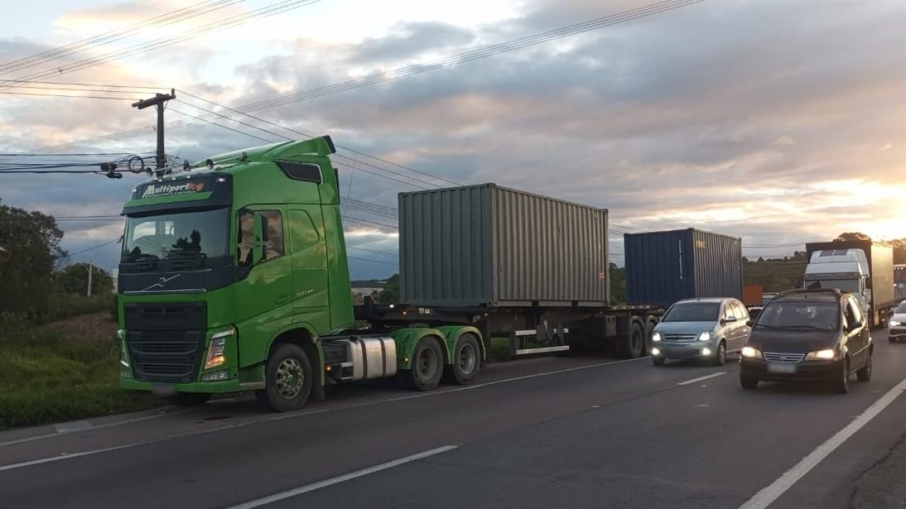 Acidente na Rodovia do Xisto — Foto: Foto: Cristiano Vaz/Banda B