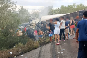acidente-tragico-16-mortes-tragedia-na-br-laje-not006435730202606011043.png
