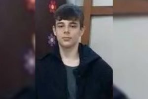 O menino estava saindo da escola quando foi atropelado. — Foto: O menino estava