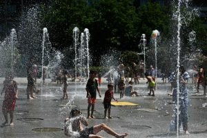 afp__20250629__648c9pq__v1__midres__franceclimateenvironmentheatwave
