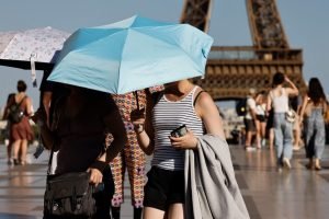 afp__20250630__64c783t__v1__midres__franceweatherclimateenvironmentheatwave