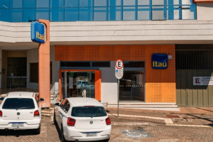 agencia-do-banco-itau-e-arrombada-em-foz-mas-policia-nao-identifica-furto-6a958def3ff29