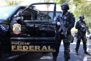 agentes-da-policia-federal-300x199-1