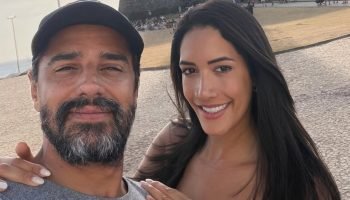 Alberto Cowboy e Priscila Monroy aparecem em imagem divulgada pelo portal de not