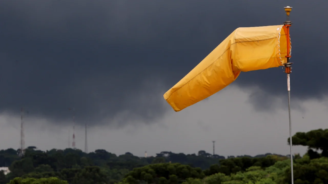 INMET alerta para risco de tempestades de terça-feira até quinta-feira — Foto: I