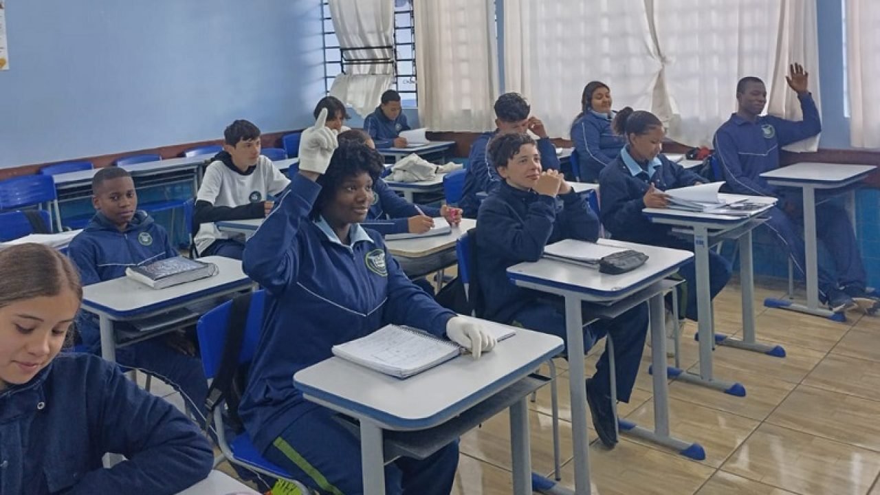 alunos-na-sala-de-aula.jpg