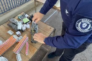 Estudante de medicina foi abordado com medicamentos para emagrecimento. — Foto: