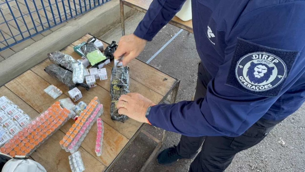Estudante de medicina foi abordado com medicamentos para emagrecimento. — Foto: