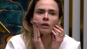 Ana Paula Renault abalada após receber a notícia da morte do pai. — Foto: 1 de 1