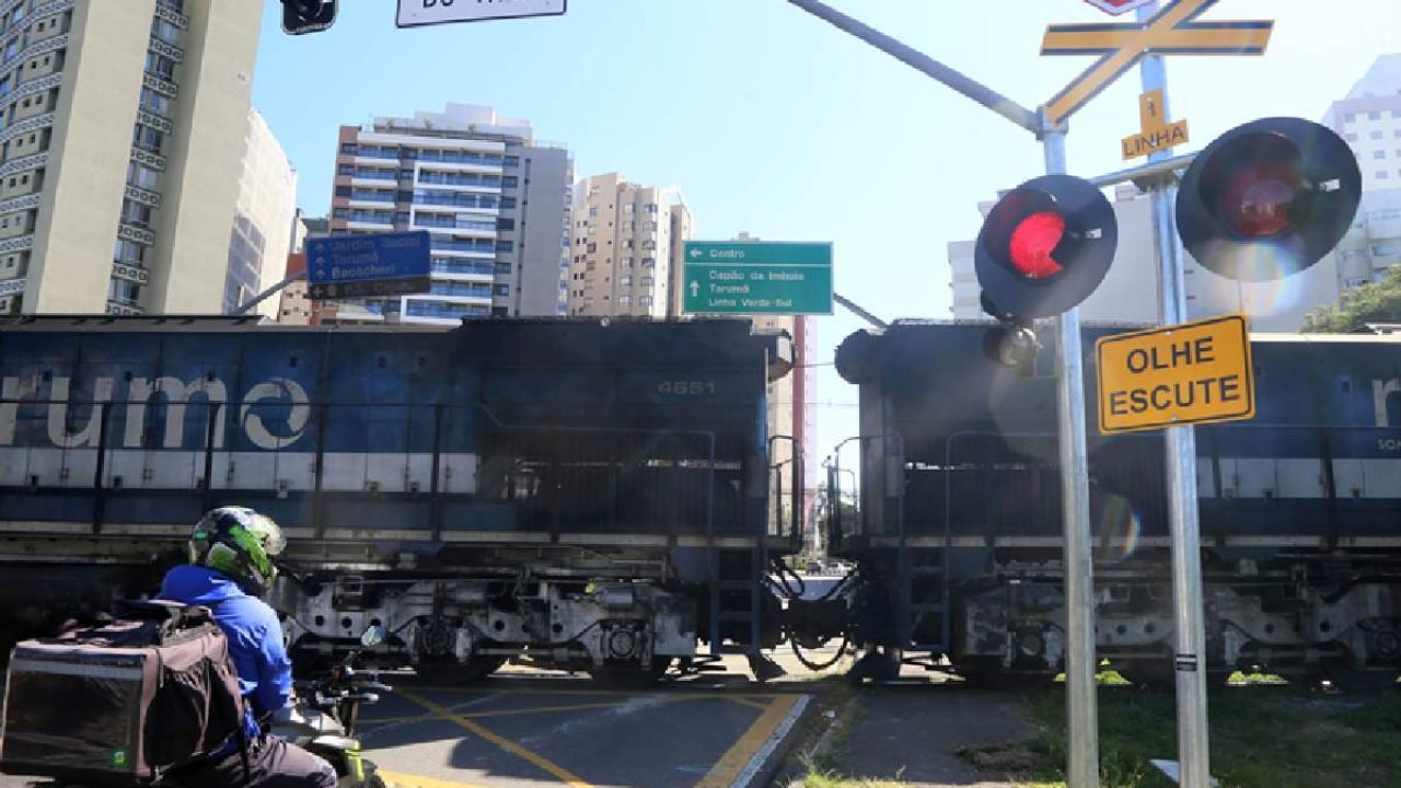 Avenida Anita Garibaldi em Curitiba — Foto: Foto: Valquir Kiu Aureliano/SECOM (a