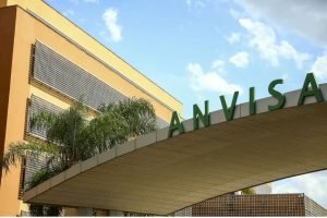 anvisa-medicamento-uso-suspenso-vidro