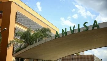 anvisa-medicamento-uso-suspenso-vidro