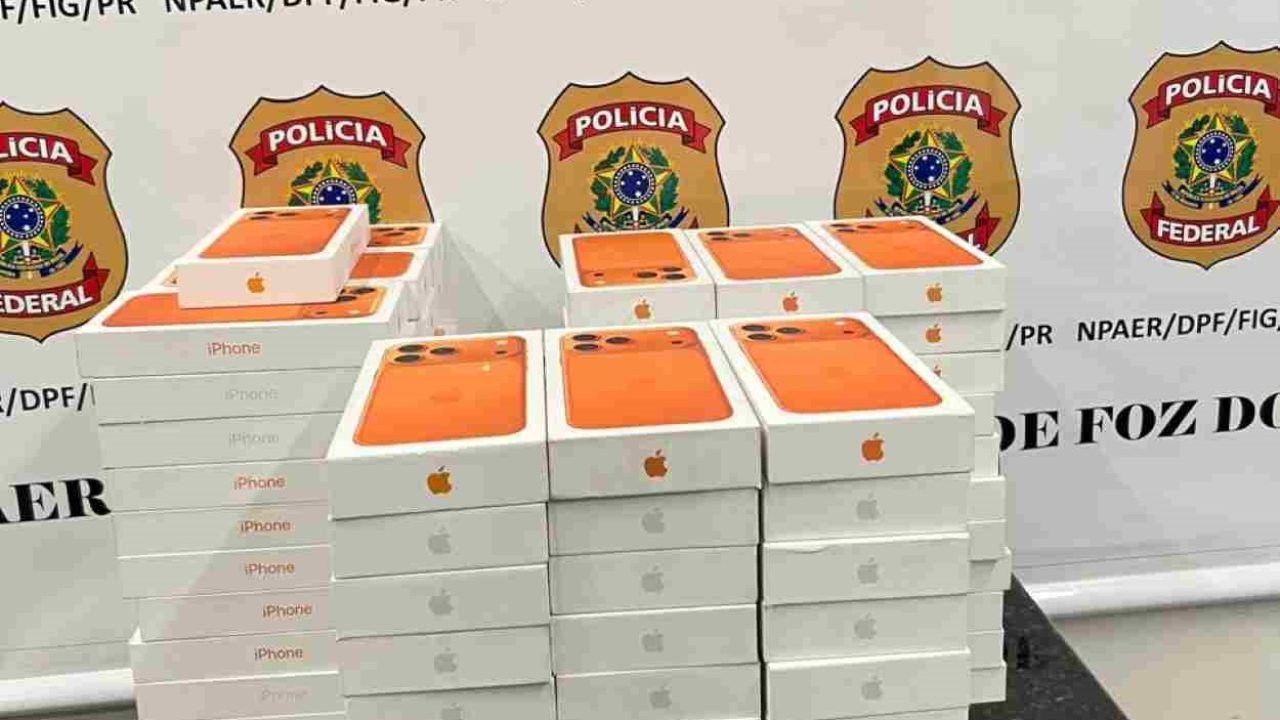 Apreensão de iPhones no aeroporto de Foz — Foto: H2FOZ