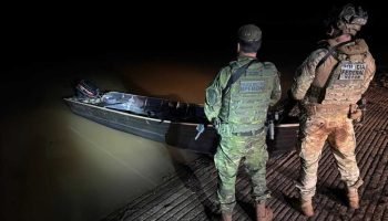 Polícia Federal realiza apreensão de drogas na fronteira. — Foto: H2FOZ