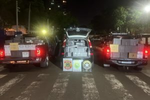 Equipes realizam fiscalização na Ponte Tancredo Neves, que liga Foz do Iguaçu a