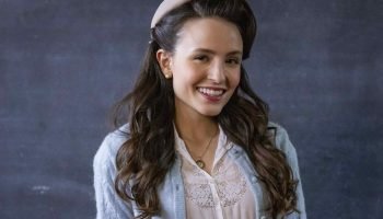 Larissa Manoela caracterizada como Estela para a novela — Foto: 1 de 1 Imagem co