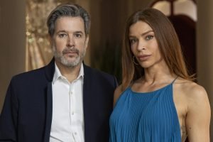 Imagem colorida de Murilo Benício e Grazi Massafera posando para fotos da — Foto