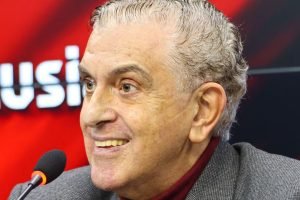 athletico-renovacao-vitinho-lateral-promessa-base