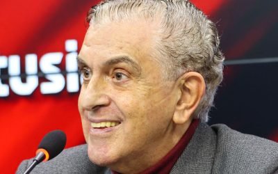 athletico-renovacao-vitinho-lateral-promessa-base