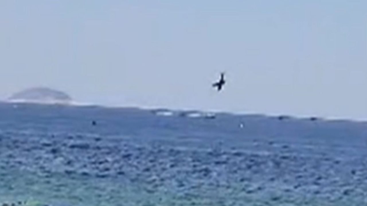 Avião cai no mar em Copacabana