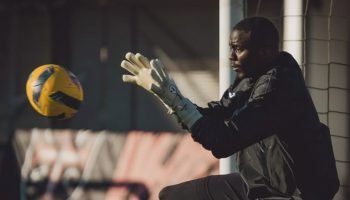 O goleiro Andrew foi formado no Botafogo e estava no Gil Vicente — Foto: Reprodu