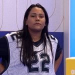 Foto: 1 de 1 Chaiany com colete da Prova do Líder no BBB 26 - Metrópoles - Foto: