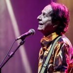 Beto Guedes durante show — Foto: 1 de 1 Beto Guedes durante show - Foto: NewMag