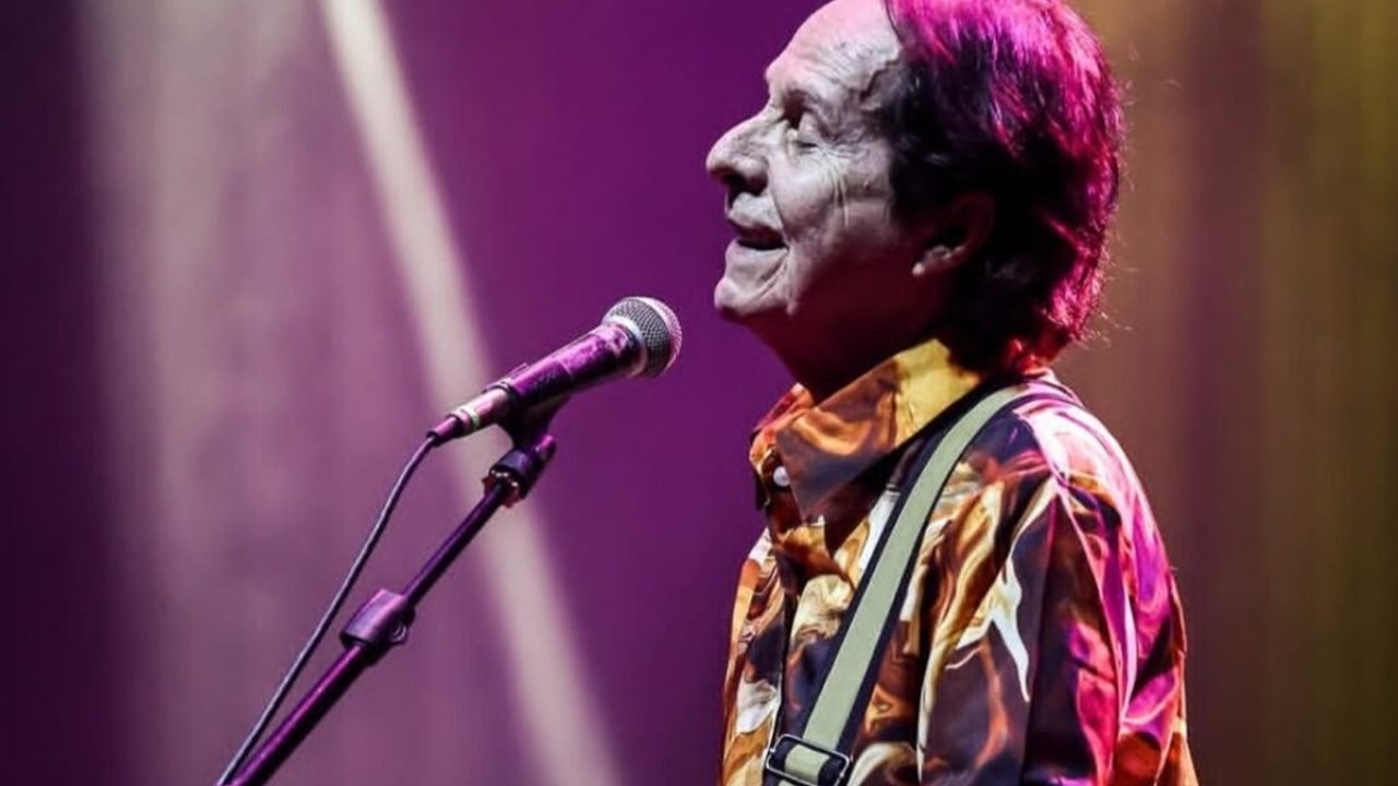 Beto Guedes durante show — Foto: 1 de 1 Beto Guedes durante show - Foto: NewMag