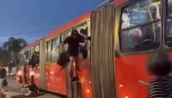 Biarticulado em Curitiba — Foto: Foto: reprodução