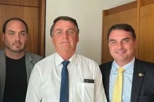 bolsonaro-x-flavio-x-carlos-flickr-cnn4