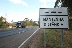 Trecho da BR-376 em Ponta Grossa, nos Campos Gerais — Foto: Foto: PRVias/Divulga