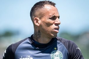 breno-lopes-coritiba-atacante