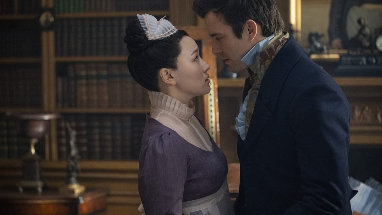 Foto: 1 de 1 Imagem colorida de Yerin Ha como Sophie Baek, Luke Thompson como Be