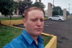 A casa apresentava indícios de luta corporal — Foto: A casa apresentava indícios