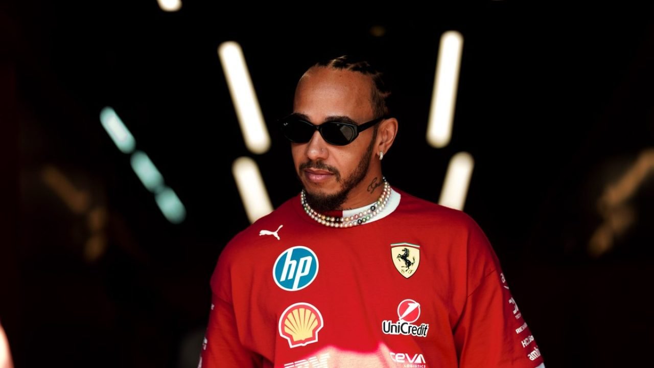 Lewis Hamilton viveu temporada de pesadelos em 2025 — Foto: Reprodução/FerrariLe