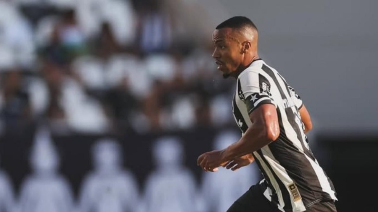 Marlon Freitas pelo Botafogo — Foto: Instagram/marlonfreitas17Marlon Freitas pel