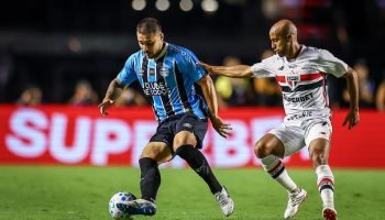 São Paulo vence Grêmio em estreia de camisa polêmica — Foto: Lucas Uebel / Grêmi