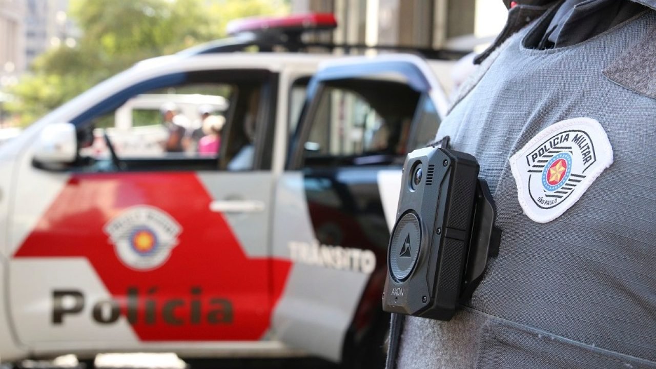 cameras_uniformes_de_policiais_militares_sao_paulo_rvrsa_abr_2804223629_0