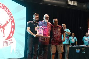 A Deixa Falar é a nova campeã do carnaval de Curitiba 2026 em uma decisão histór