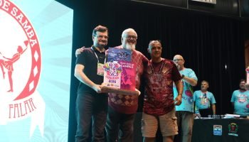 A Deixa Falar é a nova campeã do carnaval de Curitiba 2026 em uma decisão histór